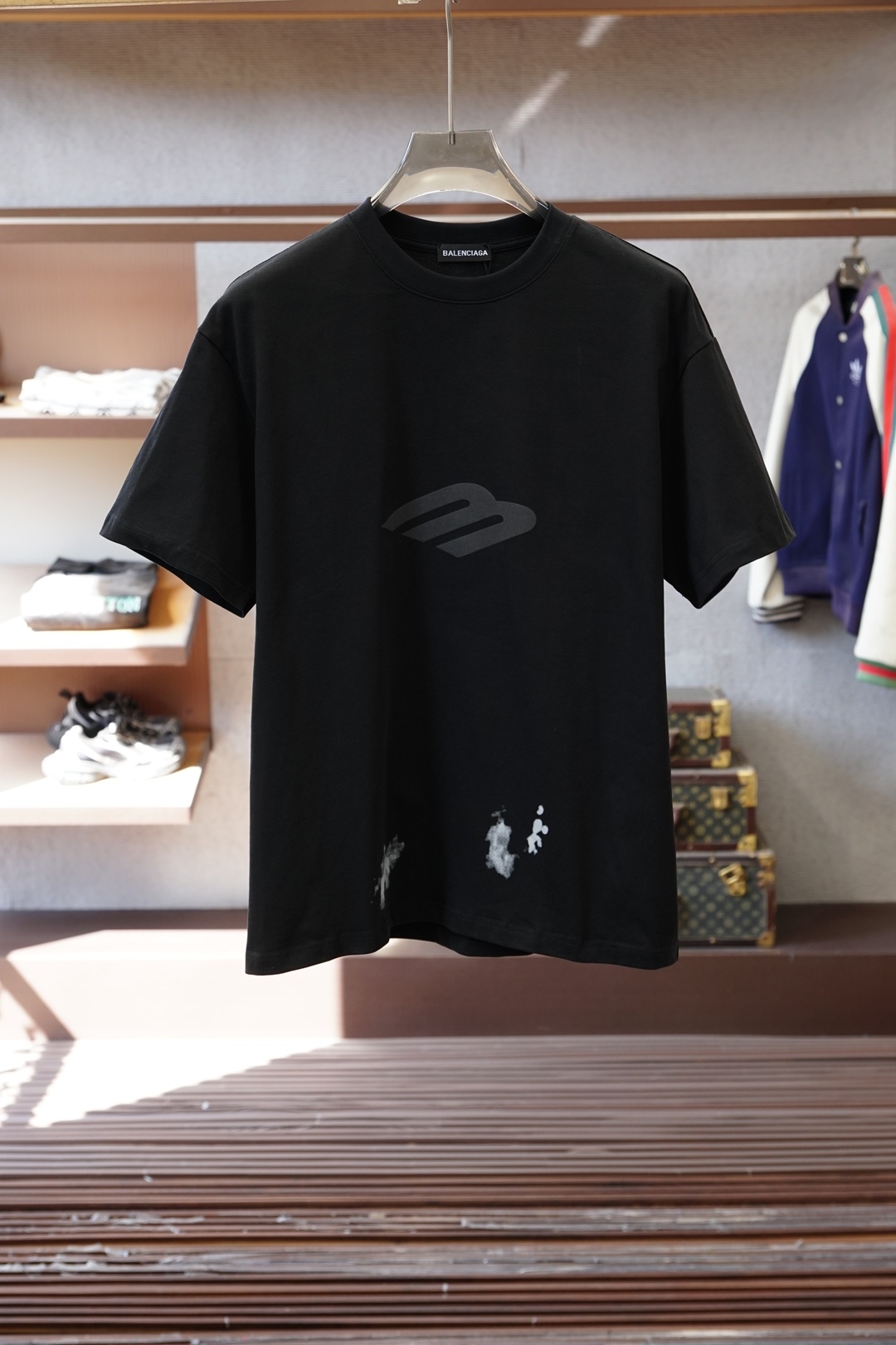 巴黎世家-2026春夏新款首发专柜最新款短袖圆领T恤 高端订制 设计前卫时尚！品牌logo重工艺设计 高