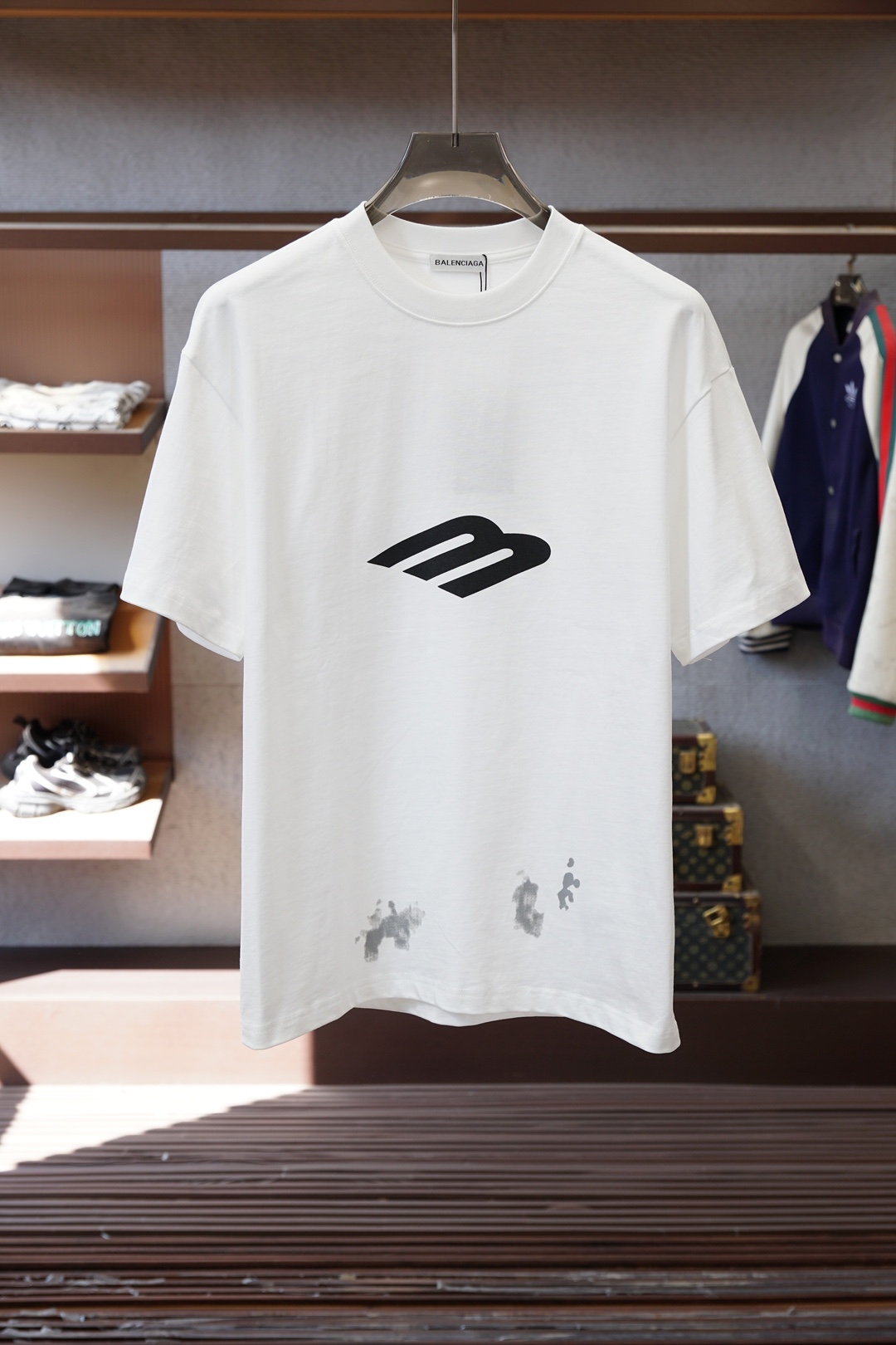 巴黎世家-2026春夏新款首发专柜最新款短袖圆领T恤 高端订制 设计前卫时尚！品牌logo重工艺设计 高