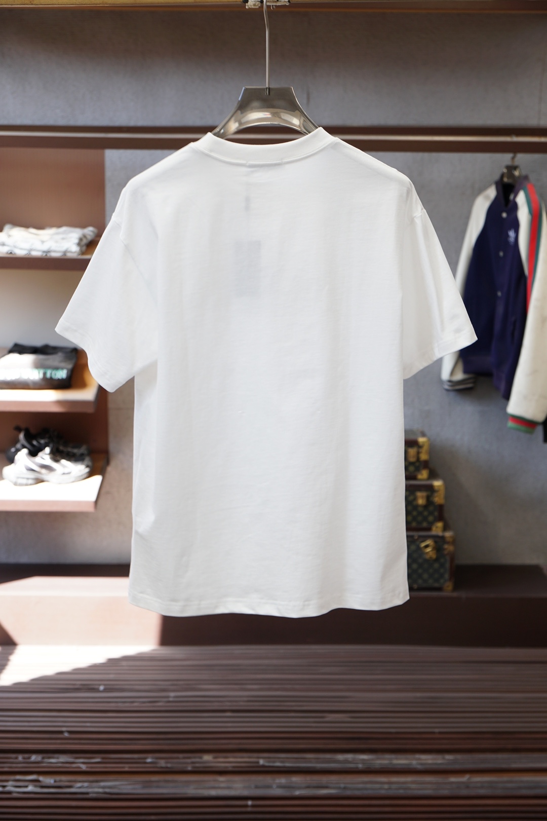 Prada普拉达/2026春夏新款首发专柜最新款短袖圆领T恤 高端订制 设计前卫时尚！品牌logo重工艺