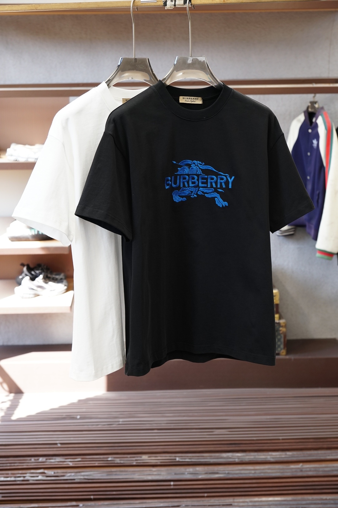 BBR巴宝莉-2026春夏新款首发专柜最新款短袖圆领T恤 高端订制 设计前卫时尚！品牌logo重工艺设计