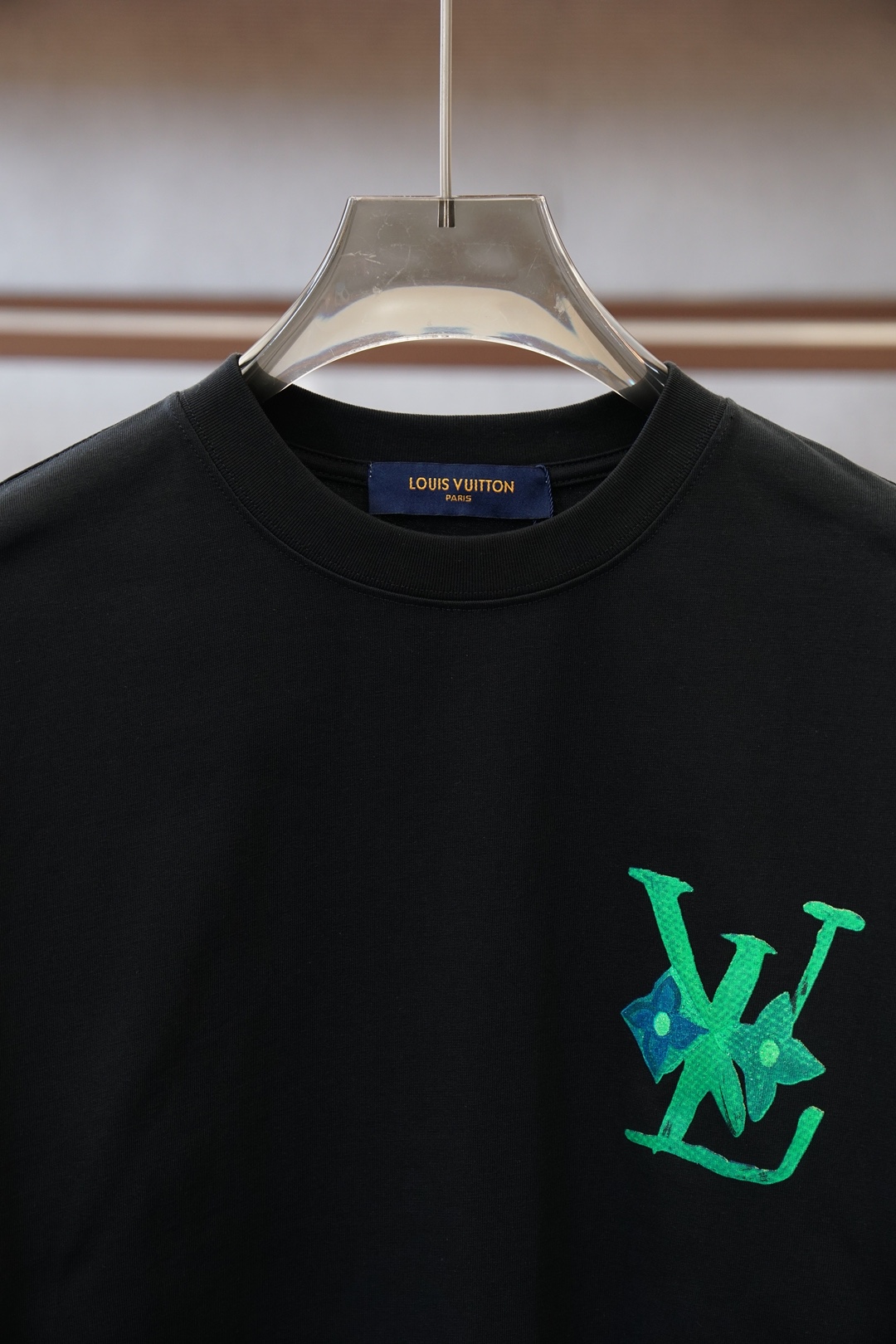 LV 路易威登-2026春夏新款首发专柜最新款短袖圆领T恤 高端订制 设计前卫时尚！品牌logo重工艺设
