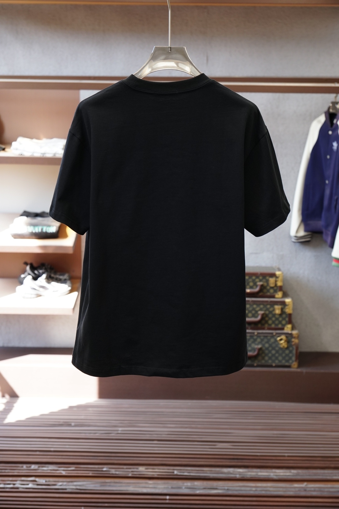 Prada普拉达/2026春夏新款首发专柜最新款短袖圆领T恤 高端订制 设计前卫时尚！品牌logo重工艺