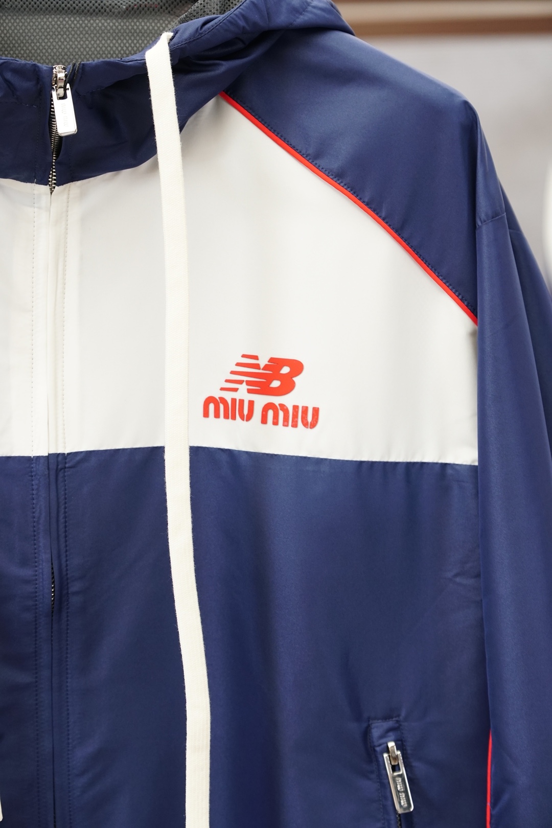 Miumiu_💜「2026」SS新品火爆上市💜💟质量💟工艺💟设计💟剪裁📮（26夹克）💌甄选定制高端夹克 