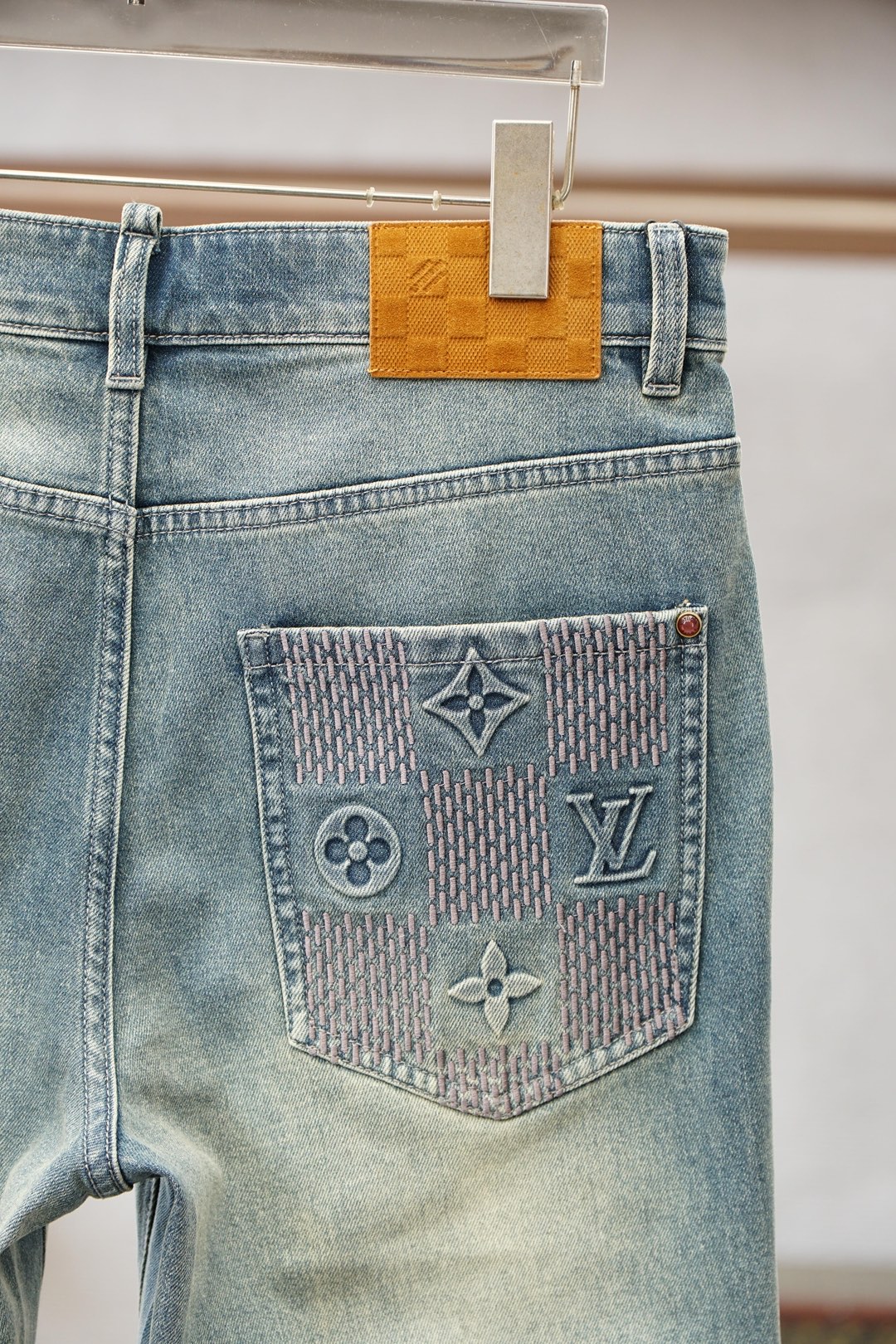 LV💜「2026」SS新品火爆上市💜💟质量💟工艺💟设计💟剪裁💌甄选定制透气亲肤面料 兼具柔软耐磨与不易变