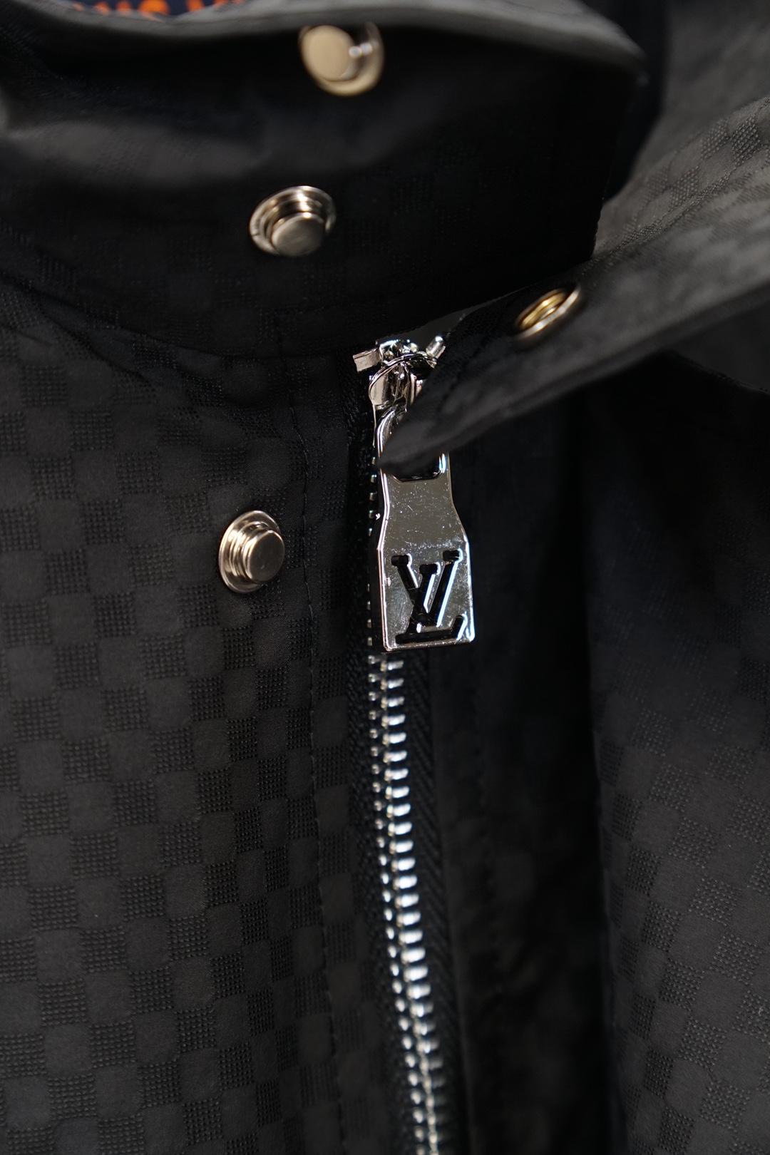 Lv 2026ss春季新款立领外套，衬衣立领时尚个性、加厚纯棉面料笔挺有型，进口YKK五金全高端版本！高