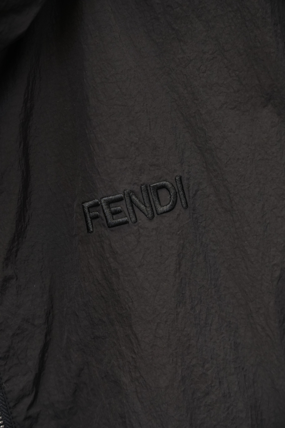 Fendi芬迪-2026初夏新款双面外套，最新款时尚设计师款连帽双面外套 一面素雅一面提花工艺结构性剪裁