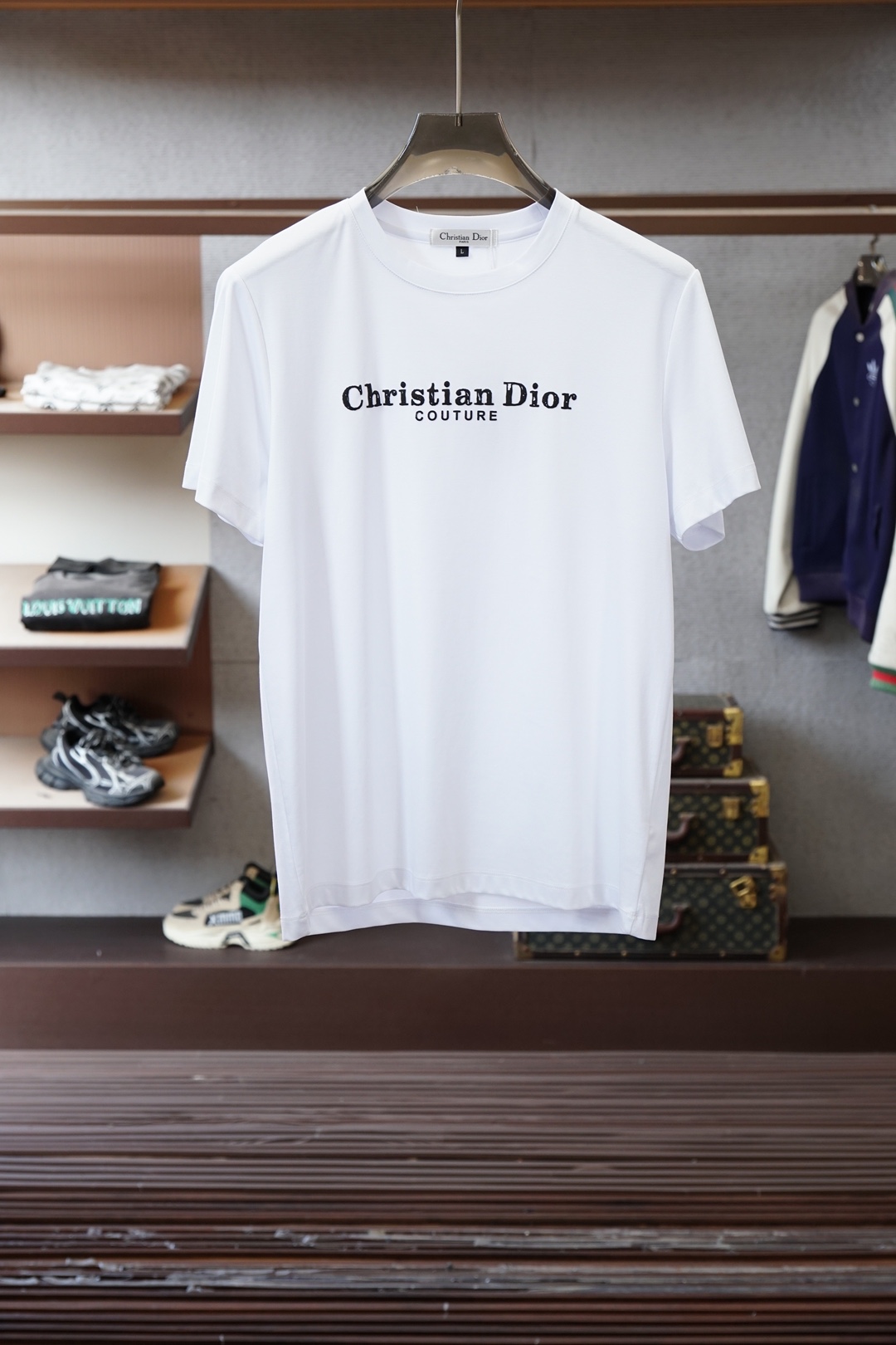 Dior迪奥/2026早春ss系列新品🎉🎉🌷🌻😇P/男士短袖👍🏼时尚经典圆领设计！奢华品牌字母LOGO搭