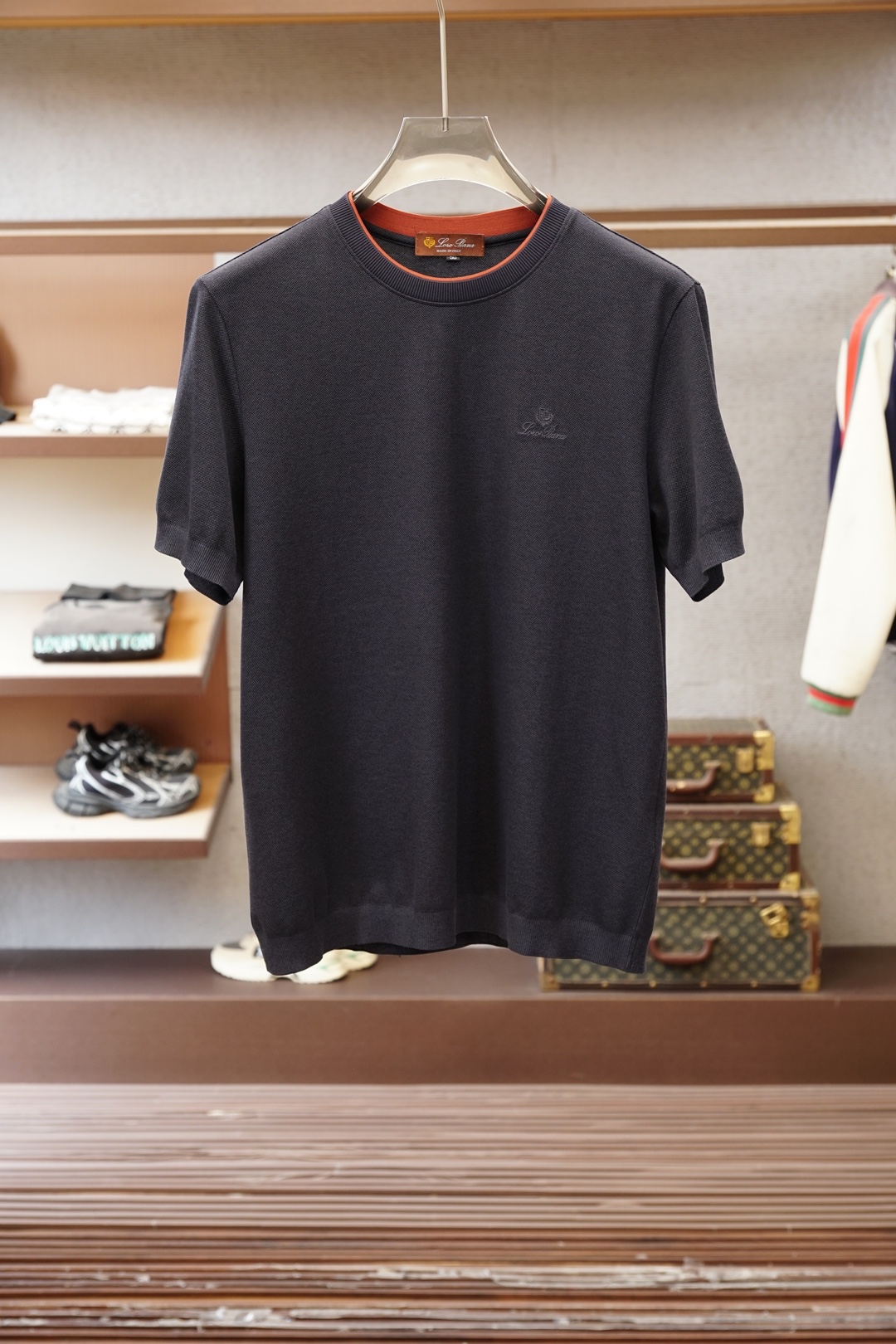 Loro Piana、意大利男士奢牌，🎆🎆❤️🍻商务顶端男士必备，进口双丝光面料，光泽感强丝滑柔顺，笔挺