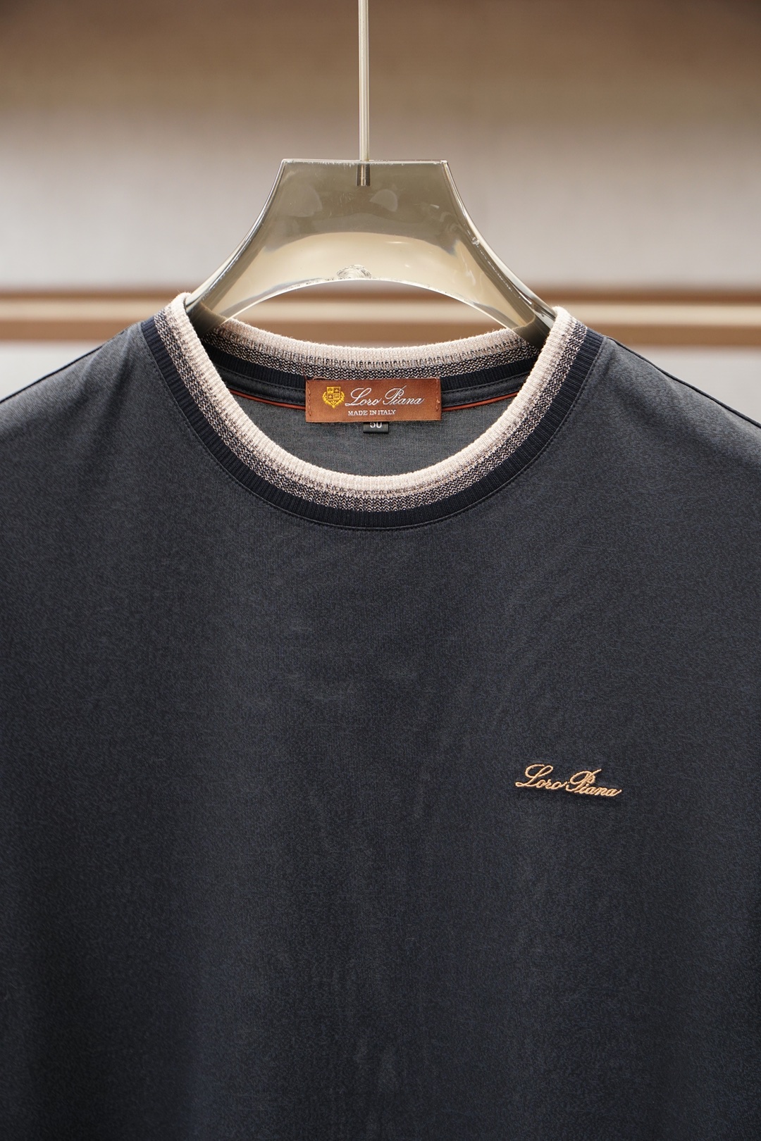 Loro Piana、意大利男士奢牌，🎆🎆❤️🍻商务顶端男士必备，进口双丝光面料，光泽感强丝滑柔顺，笔挺