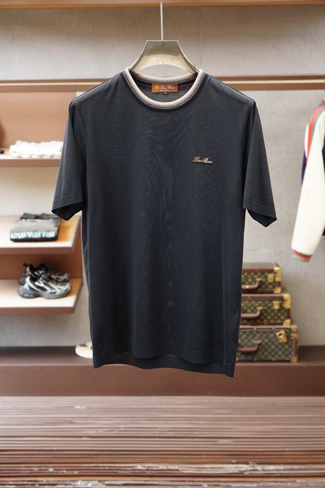 Loro Piana、意大利男士奢牌，🎆🎆❤️🍻商务顶端男士必备，进口双丝光面料，光泽感强丝滑柔顺，笔挺