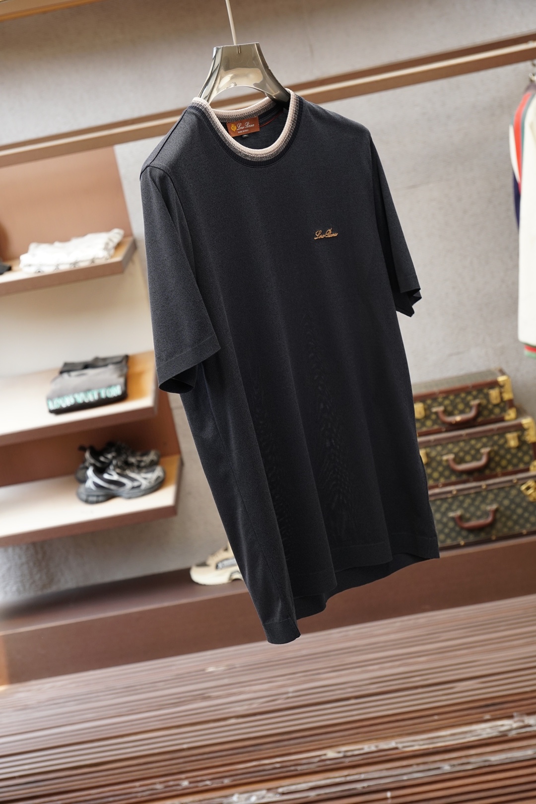 Loro Piana、意大利男士奢牌，🎆🎆❤️🍻商务顶端男士必备，进口双丝光面料，光泽感强丝滑柔顺，笔挺