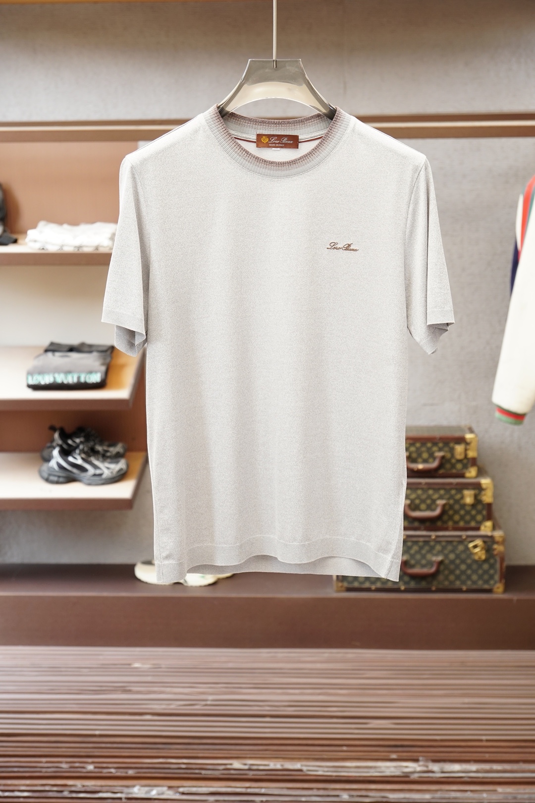 Loro Piana、意大利男士奢牌，🎆🎆❤️🍻商务顶端男士必备，进口双丝光面料，光泽感强丝滑柔顺，笔挺