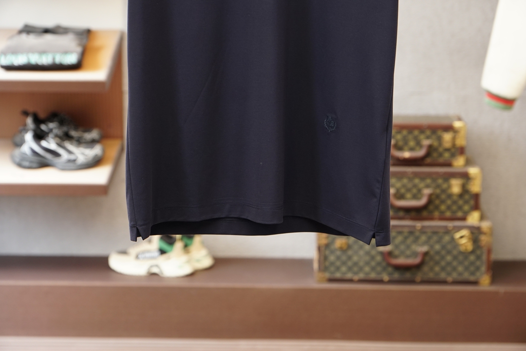 Loro Piana、意大利男士奢牌，🎆🎆❤️🍻商务顶端男士必备，进口双丝光面料，光泽感强丝滑柔顺，笔挺
