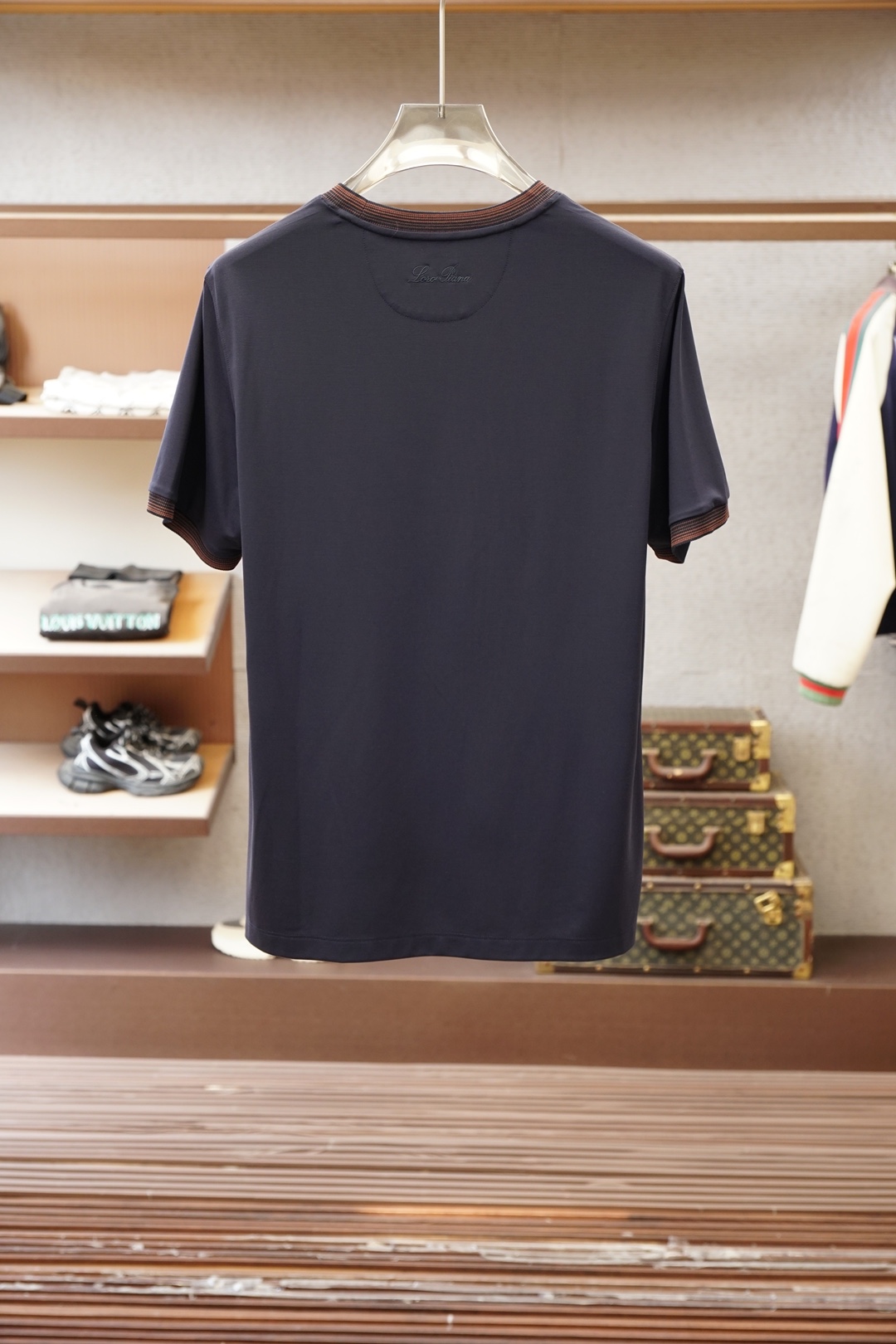 Loro Piana、意大利男士奢牌，🎆🎆❤️🍻商务顶端男士必备，进口双丝光面料，光泽感强丝滑柔顺，笔挺