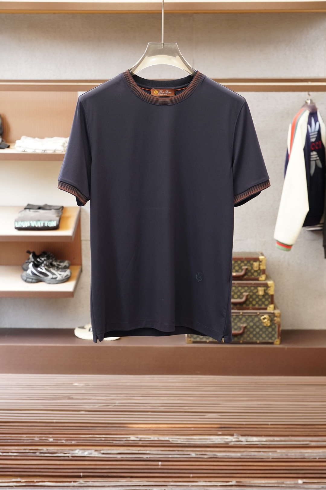 Loro Piana、意大利男士奢牌，🎆🎆❤️🍻商务顶端男士必备，进口双丝光面料，光泽感强丝滑柔顺，笔挺