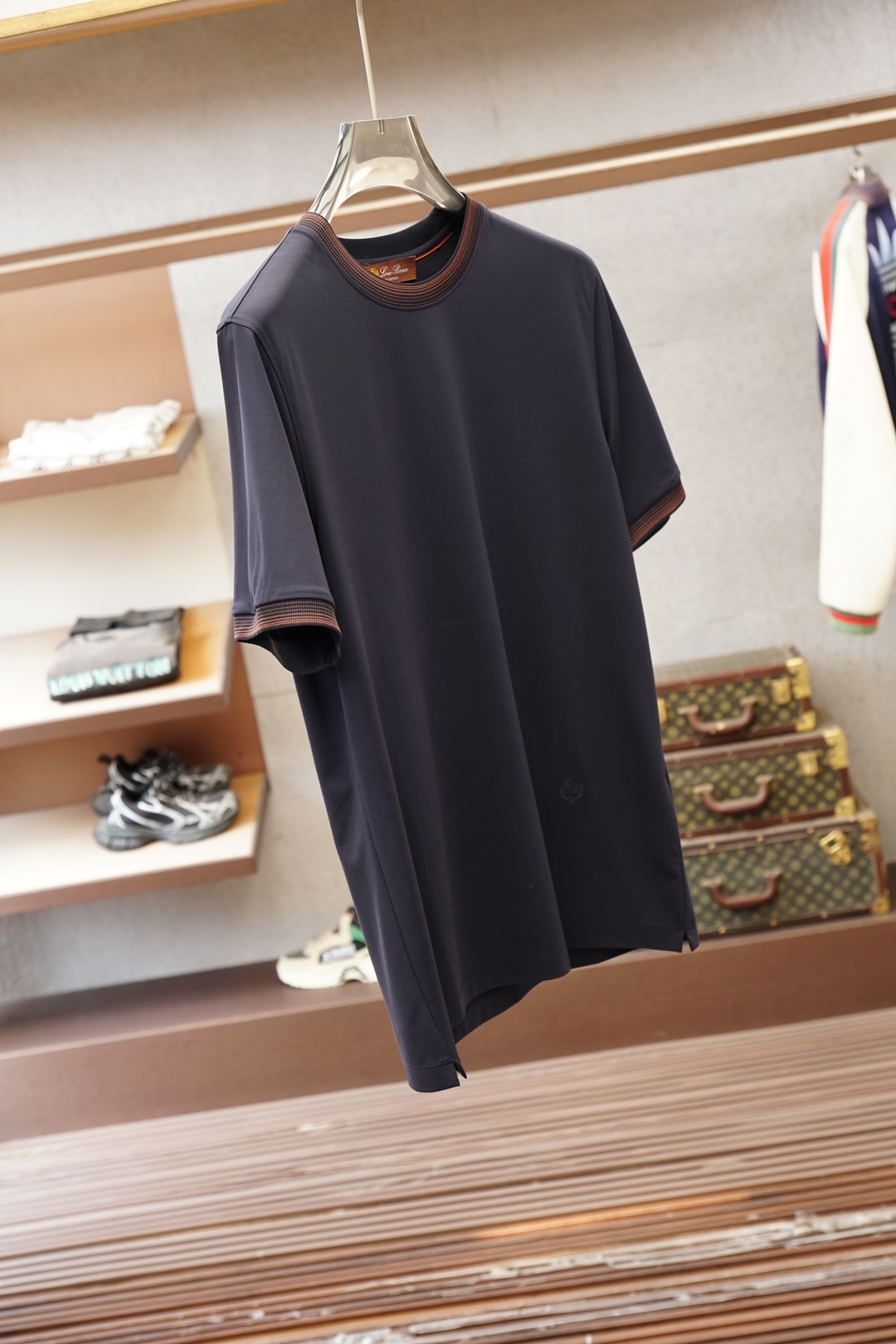 Loro Piana、意大利男士奢牌，🎆🎆❤️🍻商务顶端男士必备，进口双丝光面料，光泽感强丝滑柔顺，笔挺
