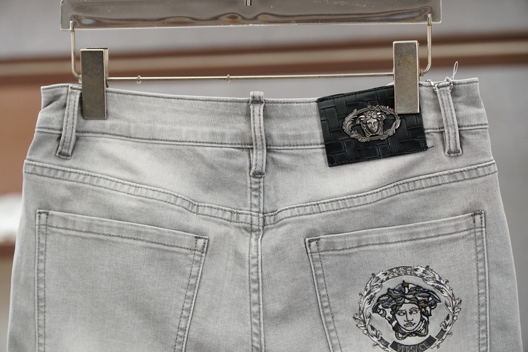 范思哲，Versace-P✨➕🛒🍟2026春夏牛仔裤微弹力臻选上等面料 后袋专柜新元素刺绣 爆赞款 帅气