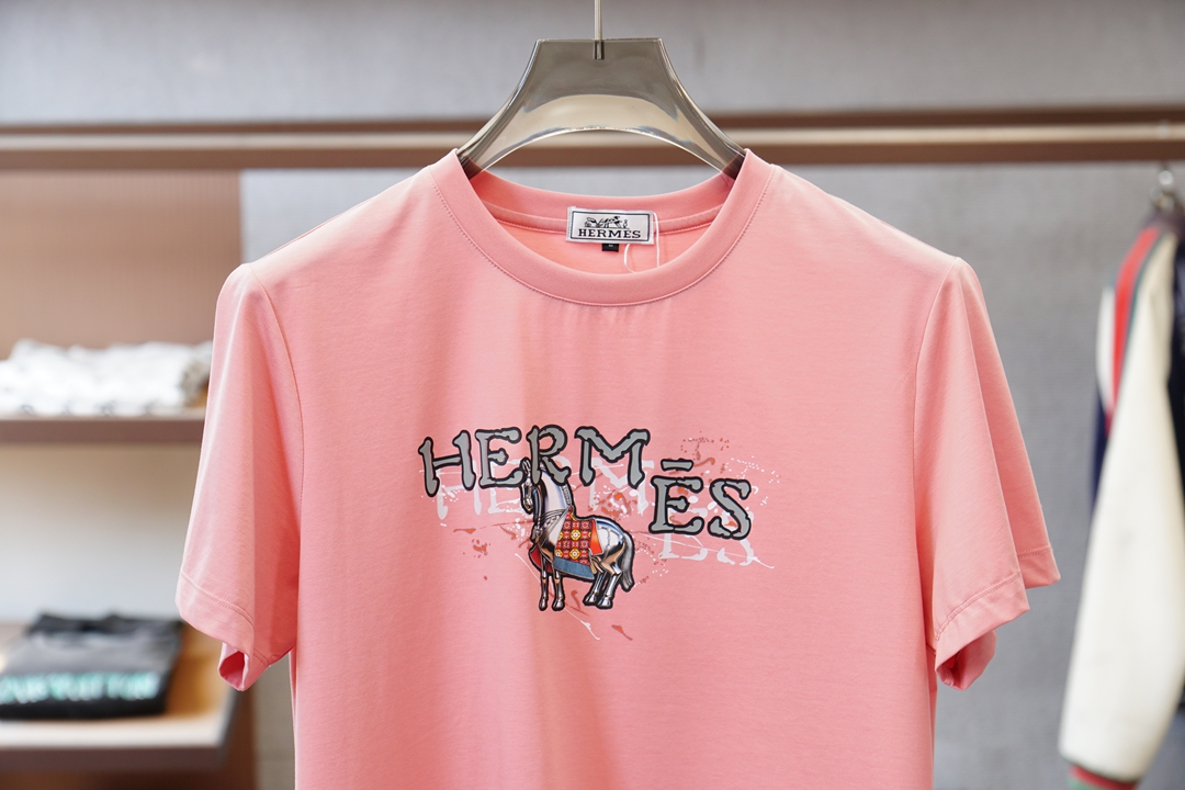 Hermes爱马仕-2026早春ss系列新品🎉🎉🌷🌻😇P/男士短袖👍🏼时尚经典圆领设计！奢华品牌字母LO