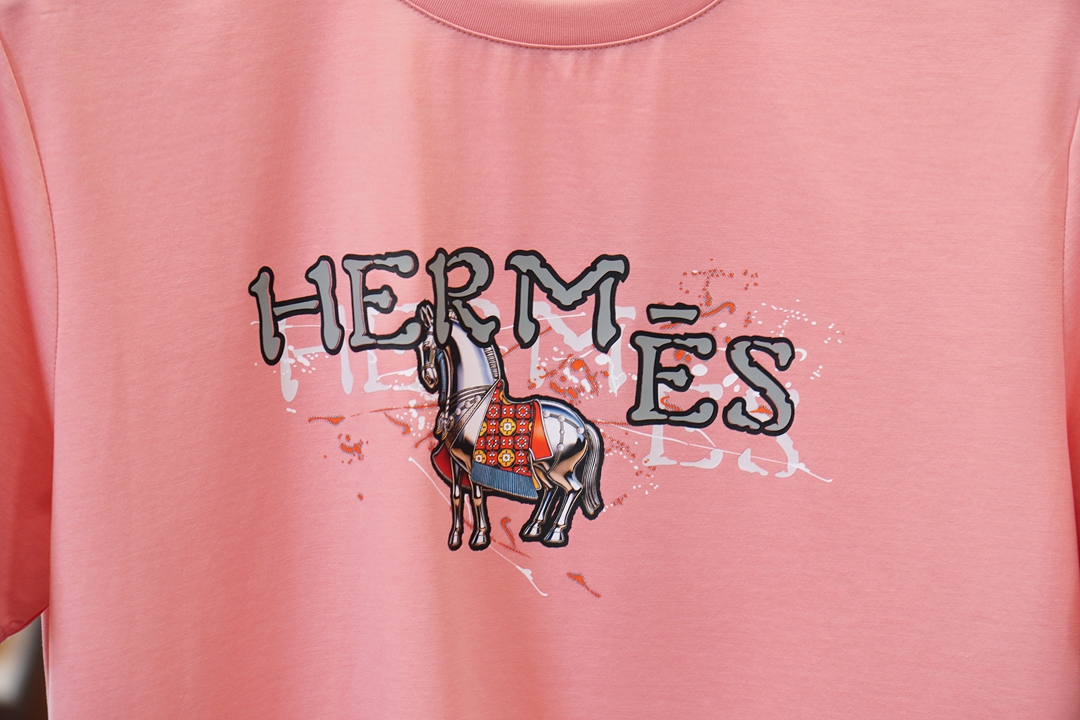 Hermes爱马仕-2026早春ss系列新品🎉🎉🌷🌻😇P/男士短袖👍🏼时尚经典圆领设计！奢华品牌字母LO
