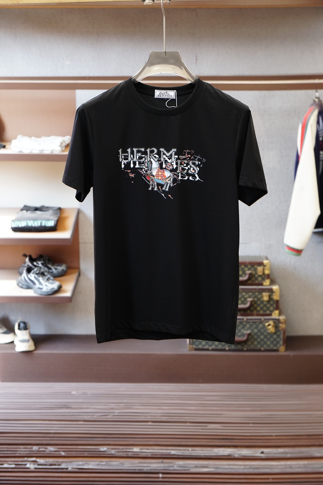 Hermes爱马仕-2026早春ss系列新品🎉🎉🌷🌻😇P/男士短袖👍🏼时尚经典圆领设计！奢华品牌字母LO