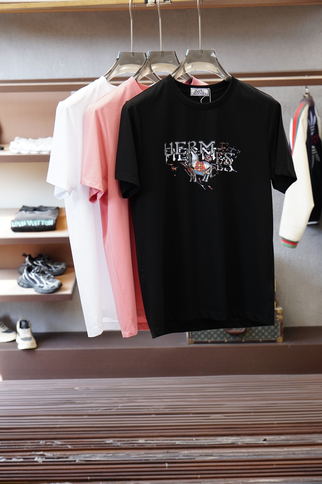 Hermes爱马仕-2026早春ss系列新品🎉🎉🌷🌻😇P/男士短袖👍🏼时尚经典圆领设计！奢华品牌字母LO