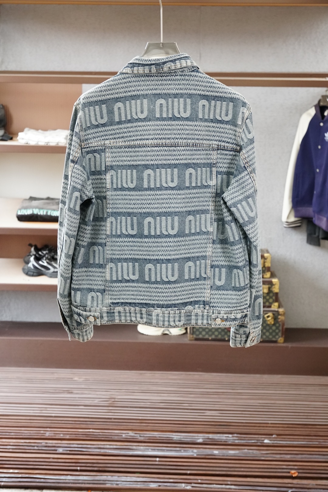 Miumiu-🤪🥸✨🪷2026早春新款牛仔外套，各路明星专爱款，1.1原版版型细节开发，五金，随意进出专