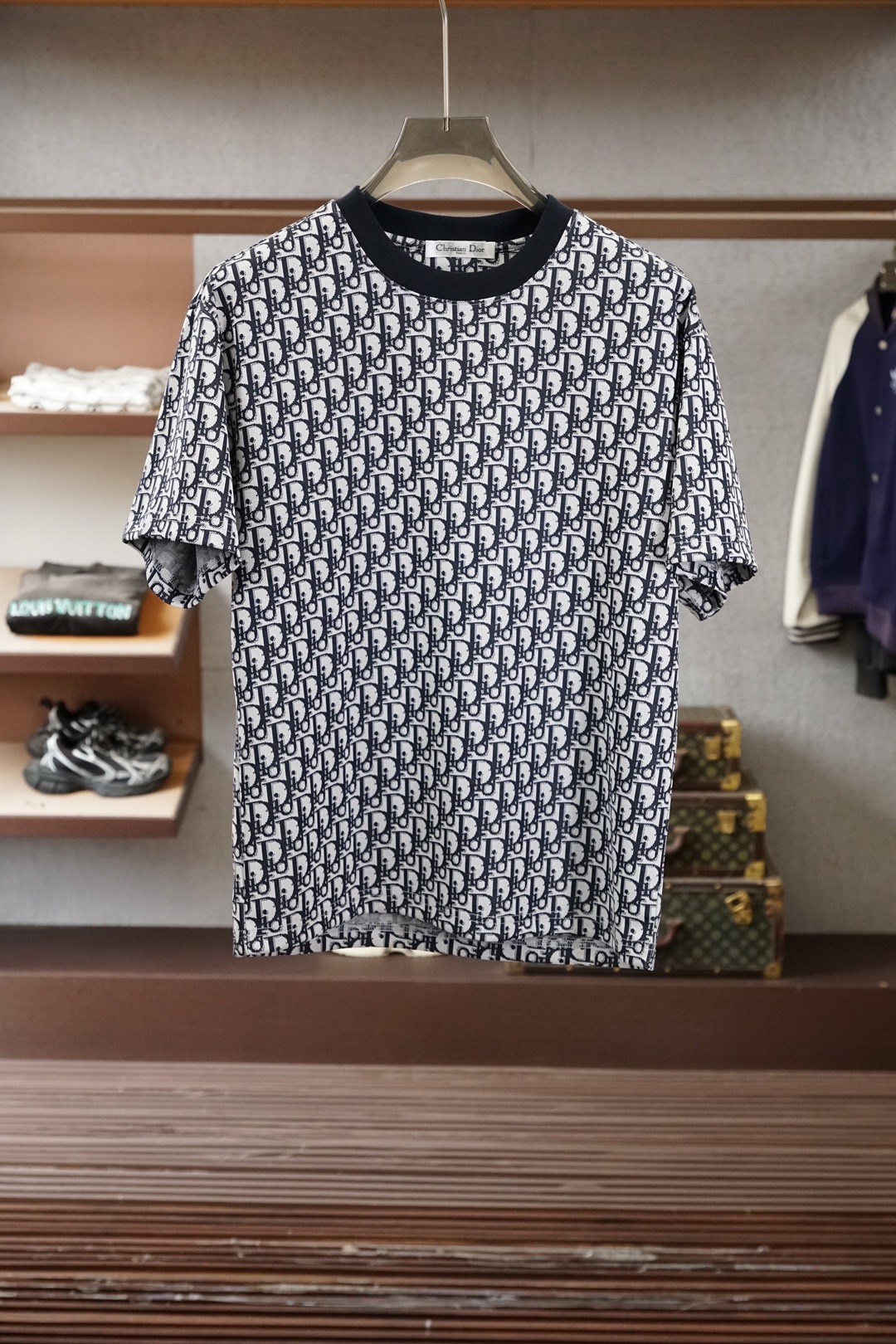 ，Dior迪奥/🔥时尚薄款休闲外套短裤套装 采用客供高密度精纯棉材质面料，软糯亲肤，抗皱立挺有型，品牌字