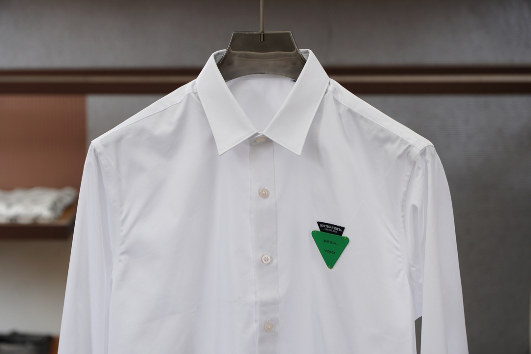 BV/2026潮男新品 新款BV绿皮标皮口袋衬衫！家族经典三角标衬衣 男款进口棉简约百搭款！时尚界的说法