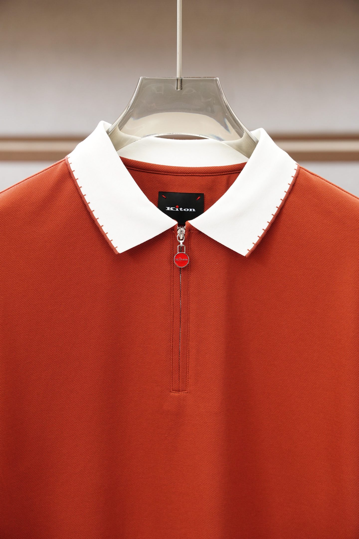 奇顿，kiton2026ss春夏新款男士半拉链套头短袖针织衫POLO，经过特殊浇洗工艺处理，手感柔软且质