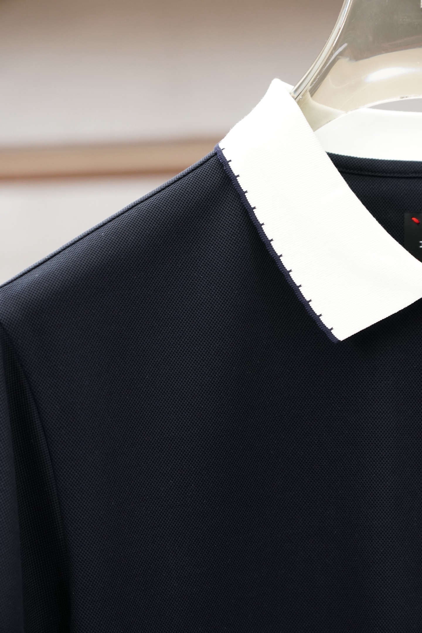 奇顿/kiton 2026ss春夏新款男士半拉链套头短袖针织衫POLO，经过特殊浇洗工艺处理，手感柔软且
