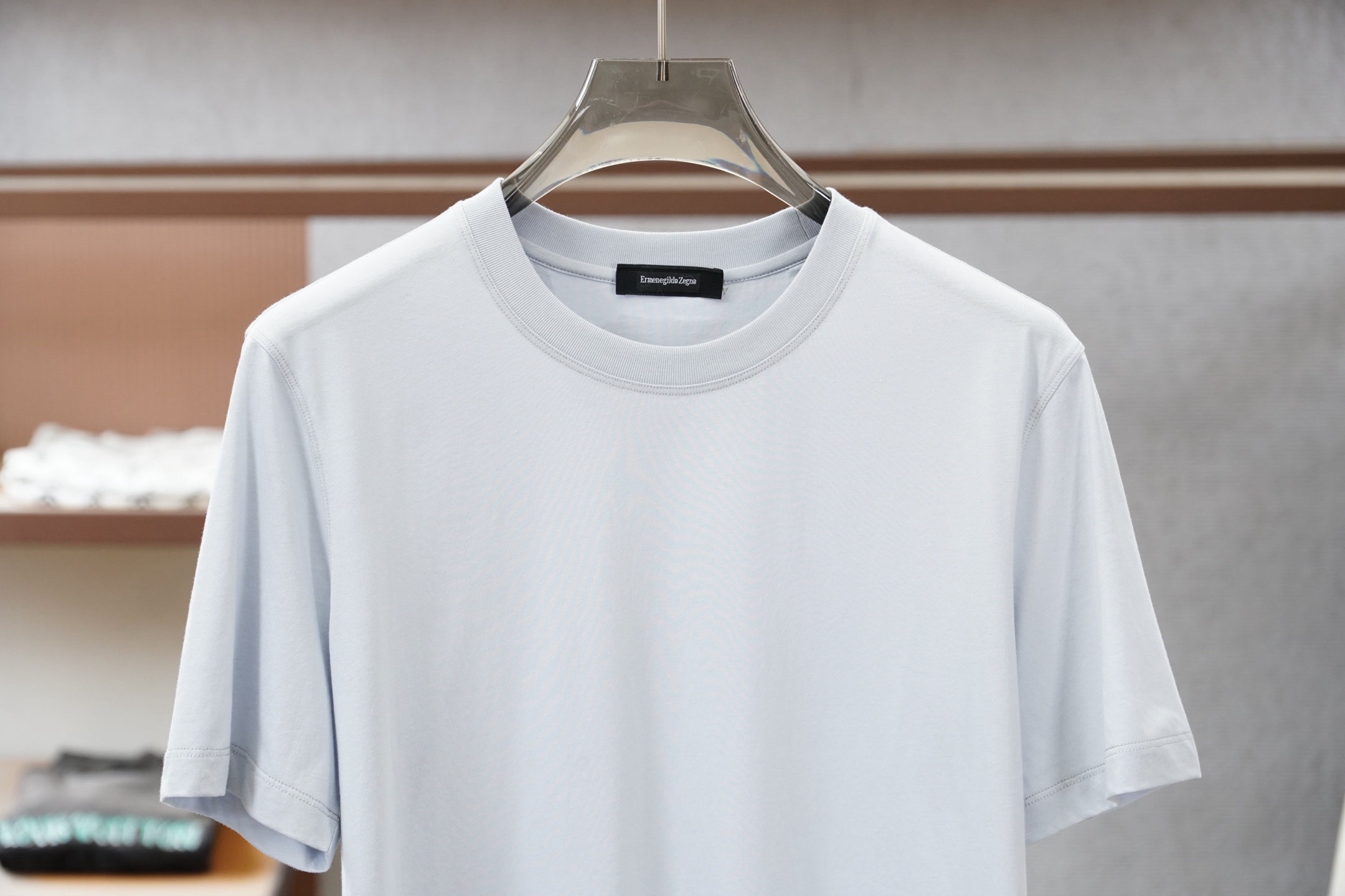 zegna 杰尼亚2026ss新款圆领短袖T恤，定制新疆长绒棉面料，后背logo标识 高弹面料、久穿不易