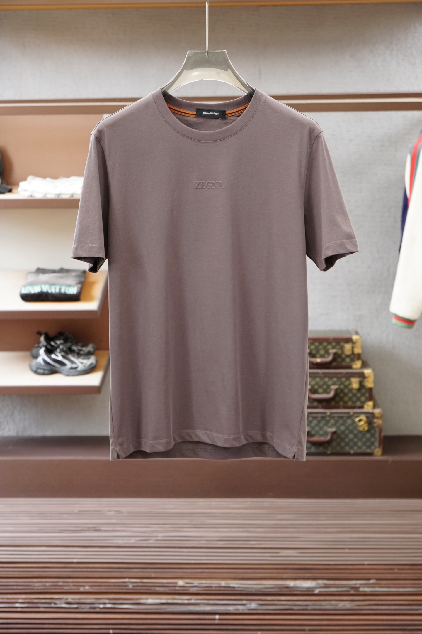 zegna 2026SS 压印logo标识净色短袖T恤。定制60支三股平纹精棉面料 极致柔软舒适 高端大