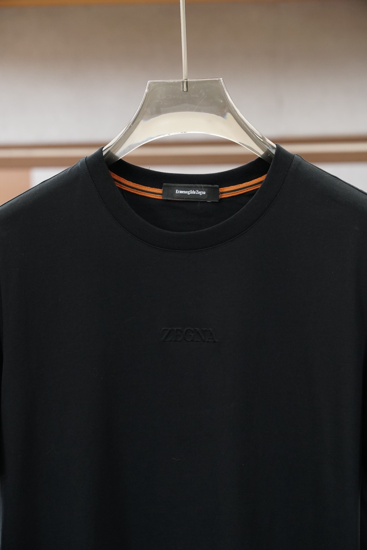 ，zegna 杰尼亚/2026SS 压印logo标识净色短袖T恤。定制60支三股平纹精棉面料 极致柔软舒