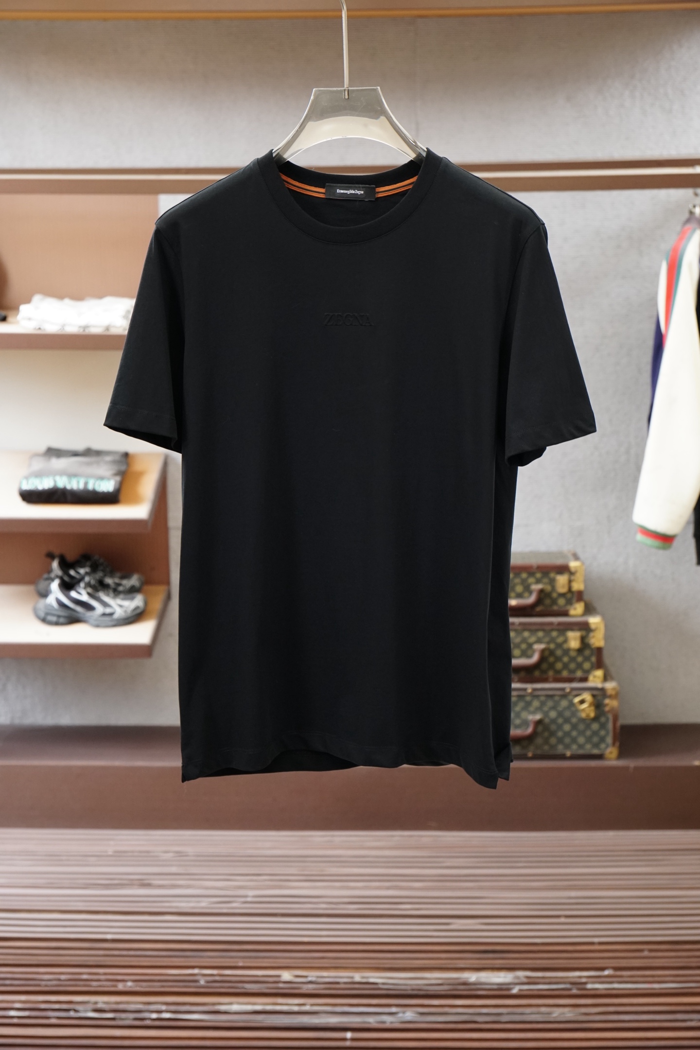 ，zegna 杰尼亚/2026SS 压印logo标识净色短袖T恤。定制60支三股平纹精棉面料 极致柔软舒