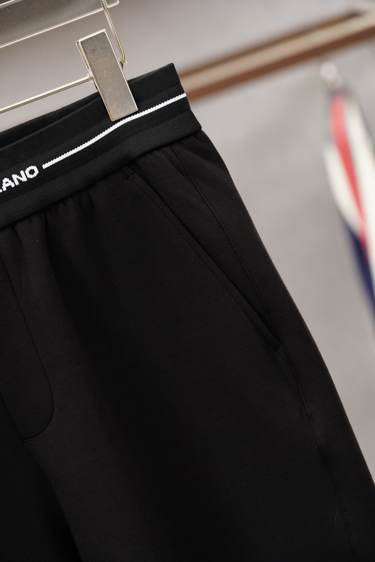 2026ss新品上线🔥🔥🔥Prada-普拉达新品男士短裤👍采用舒适双面棉面料！品味与价值共享 身穿着非常