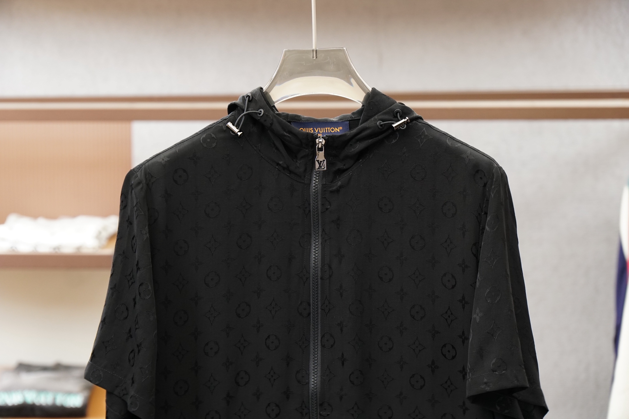 LV 路易威登/🔥时尚薄款休闲外套短裤套装 采用客供高密度超薄纯棉材质面料，软糯亲肤，抗皱立挺有型，品牌