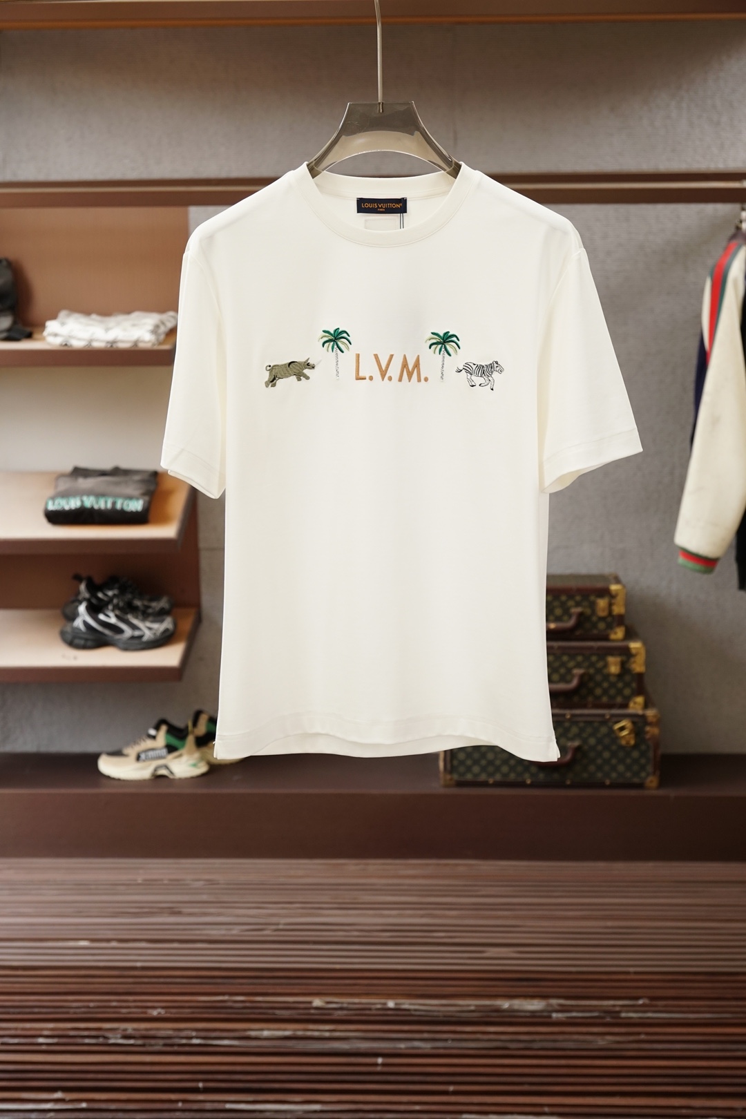 ，Louis Vuitton* LV-路易威登刺绣圆领T恤 甄选高支丝光双面面料，经双道丝光工艺淬炼，如