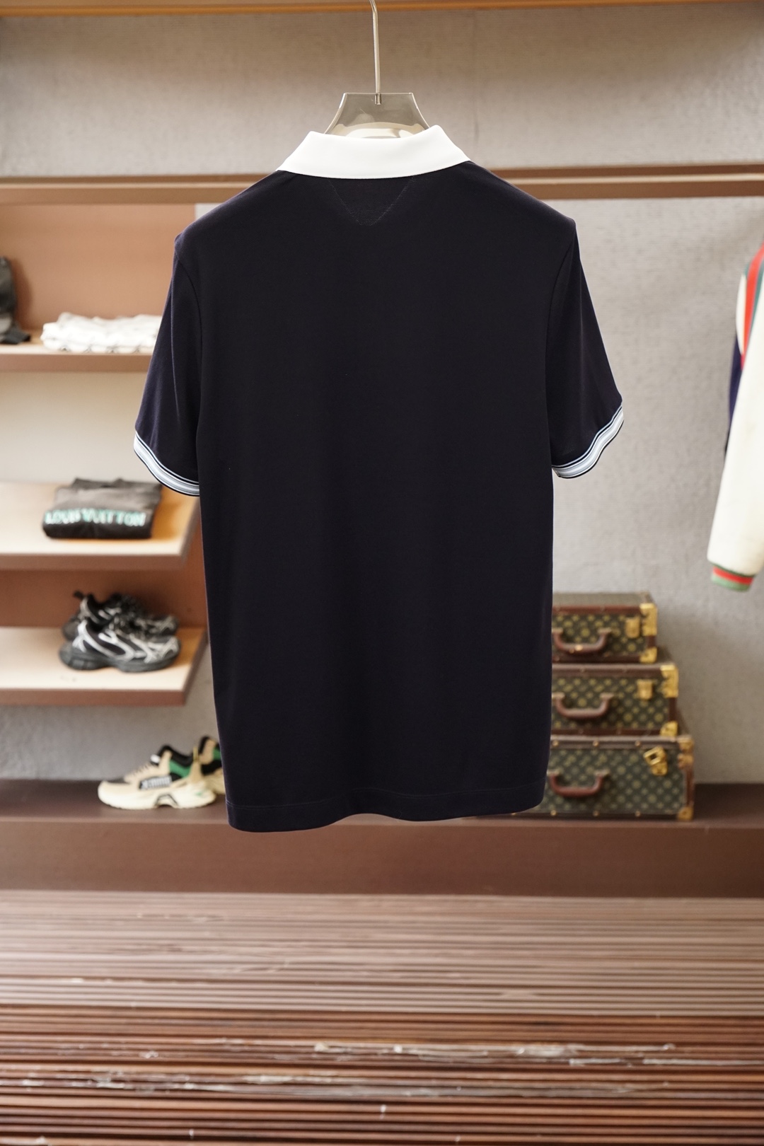 、DIOR 迪奥男士羊毛珠地Polo衫｜珠地肌理的儒雅进阶，甄选羊毛珠地面料，羊毛纤维赋予面料软糯亲肤的