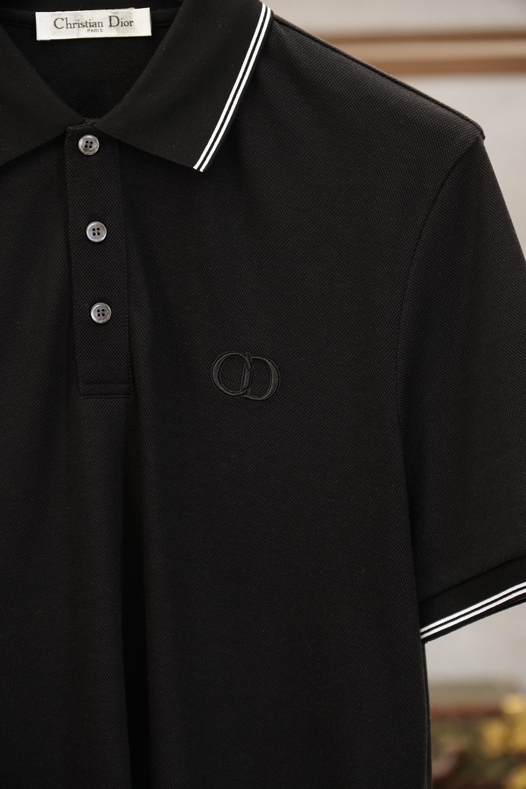 DIOR 迪奥/2026双面羊毛珠地 Polo 衫甄选双面羊毛珠地面料，羊毛的温润与珠地网眼的透气完美融
