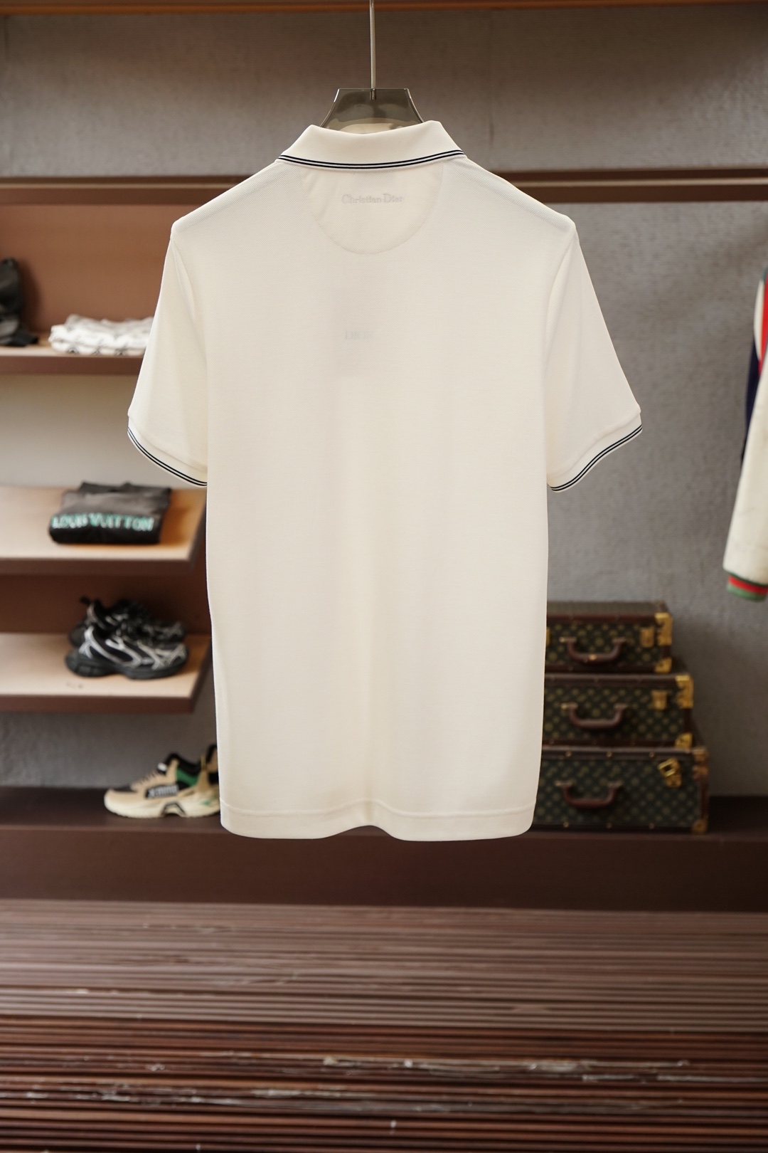 DIOR 迪奥/2026双面羊毛珠地 Polo 衫甄选双面羊毛珠地面料，羊毛的温润与珠地网眼的透气完美融