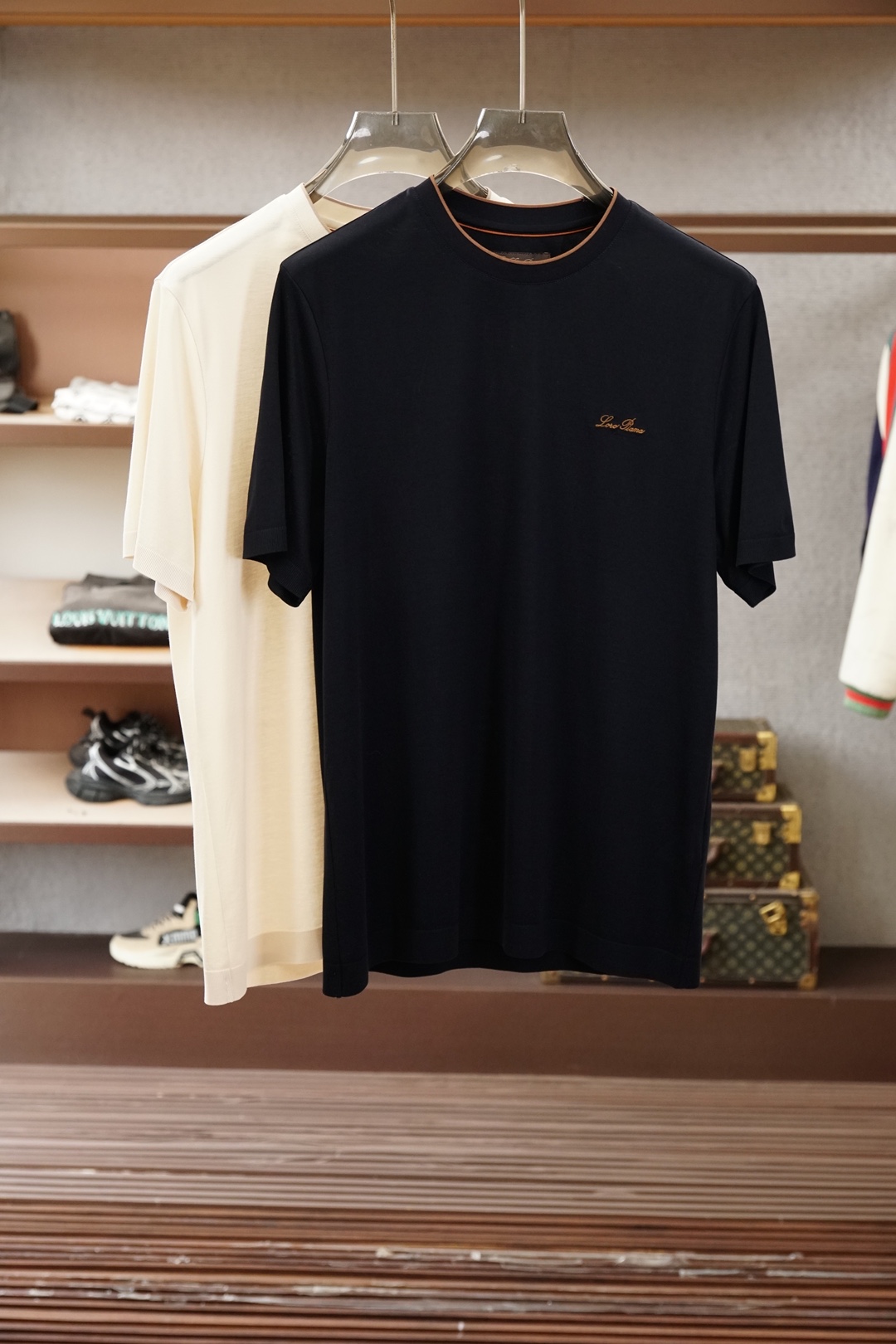 、loro Piana-lor* Pian* 诺U翩然莱赛尔平纹起脚圆领T恤甄选天然木源莱赛尔纤维，以平
