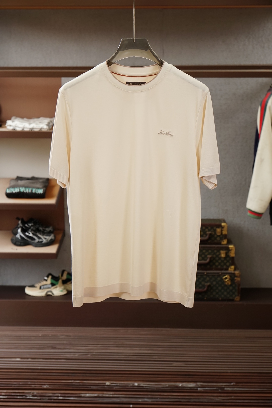 、loro Piana-lor* Pian* 诺U翩然莱赛尔平纹起脚圆领T恤甄选天然木源莱赛尔纤维，以平