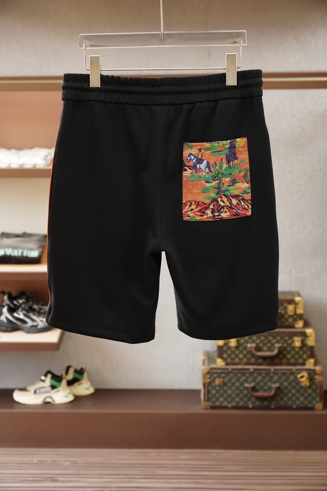 2026ss新品上线🔥🔥🔥爱马仕/Hermes-男士短裤 精选高支双面针织面料，经特殊工艺处理，实现亲肤