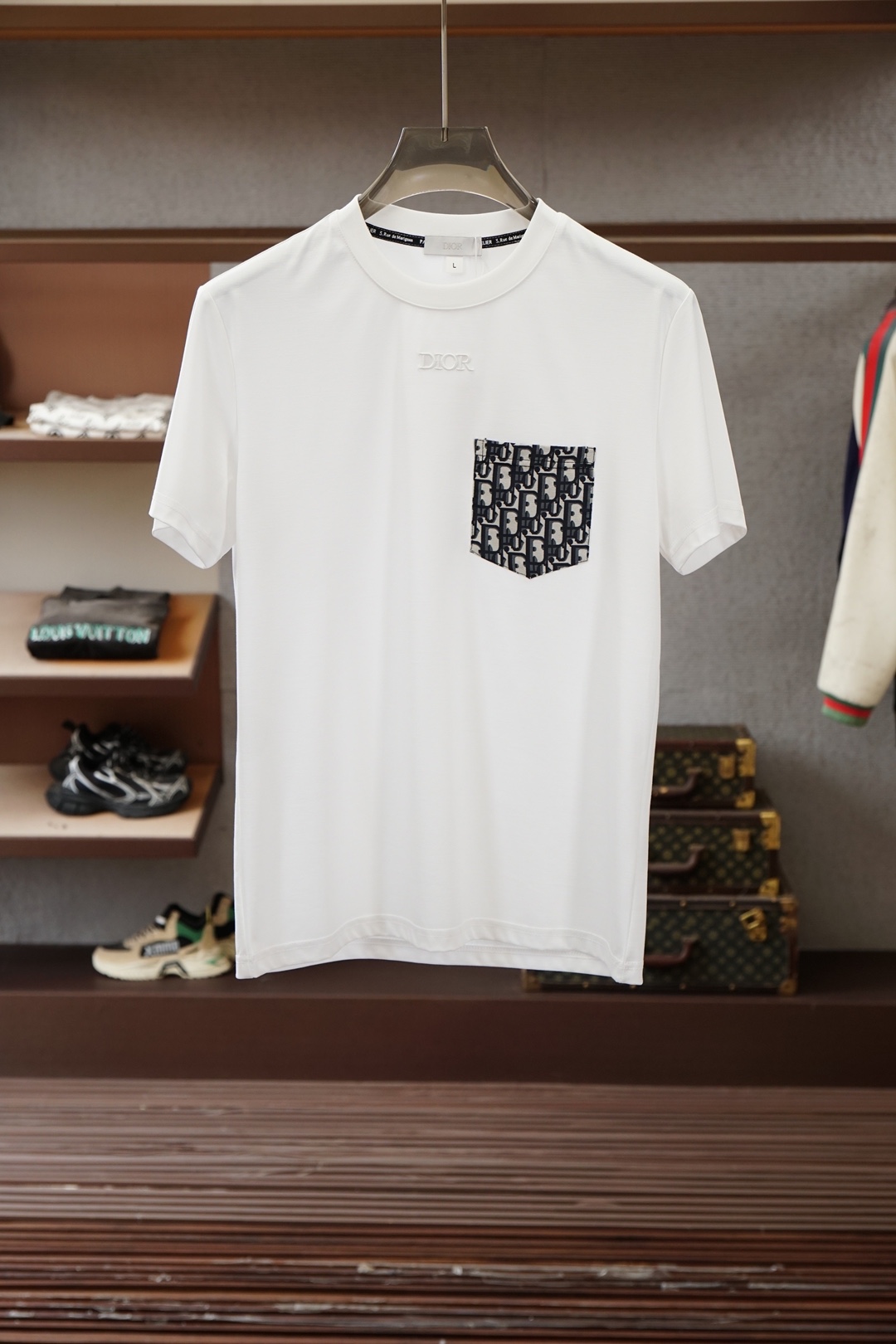 Dior迪奥-🔥时尚薄款休闲外套短裤套装 采用客供高密度纯棉材质面料，软糯亲肤，抗皱立挺有型，品牌字母l