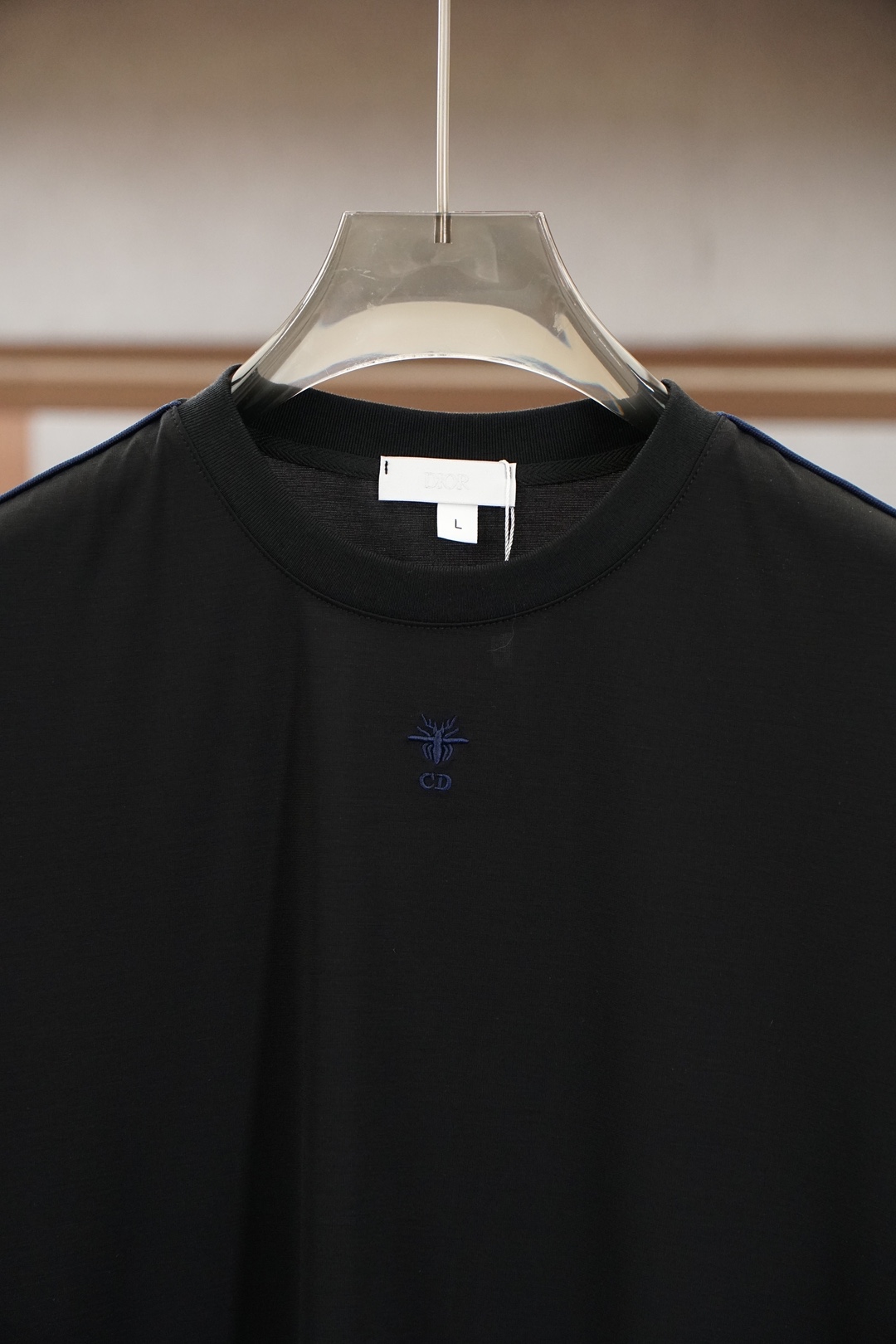 Dior迪奥/🔥时尚薄款休闲外套短裤套装 采用客供高密度纯棉材质面料，软糯亲肤，抗皱立挺有型，品牌字母l