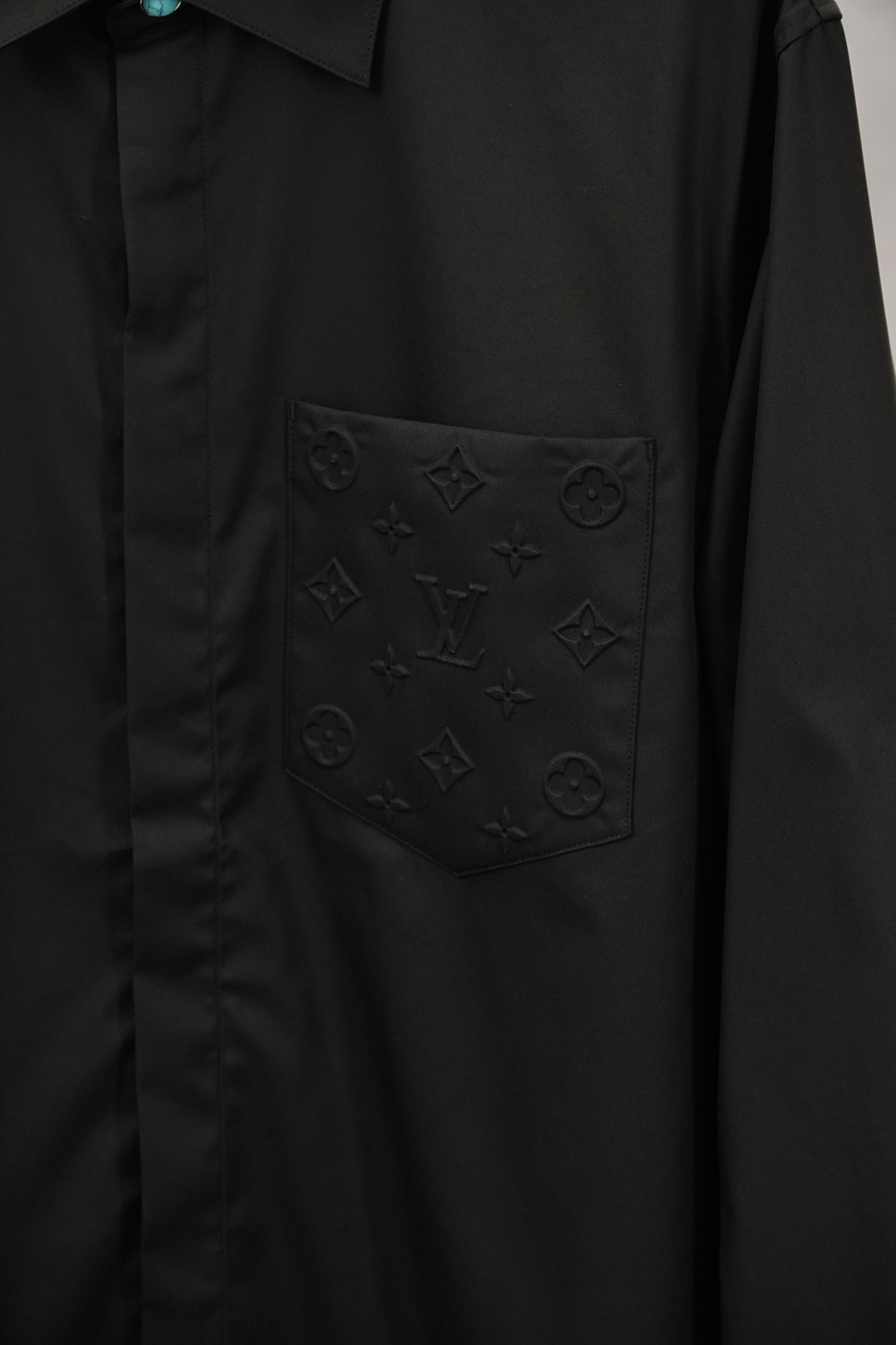 LV，🔥🔥春夏新款时尚休闲商务立领夹克外套 高端品质、版型面料五金都是专柜1:1定制，透气舒适合成面料，