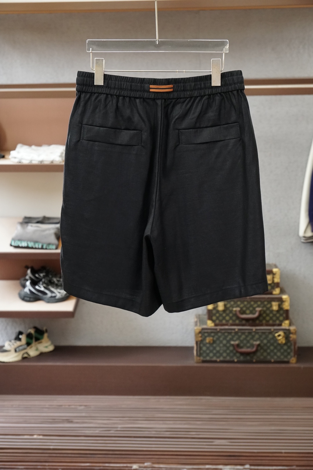 杰尼亚/ZEGNA 2026SS春夏季新款，亚麻休闲短裤。原版裤型上身休闲百搭、随性慵懒范，高级定制面料