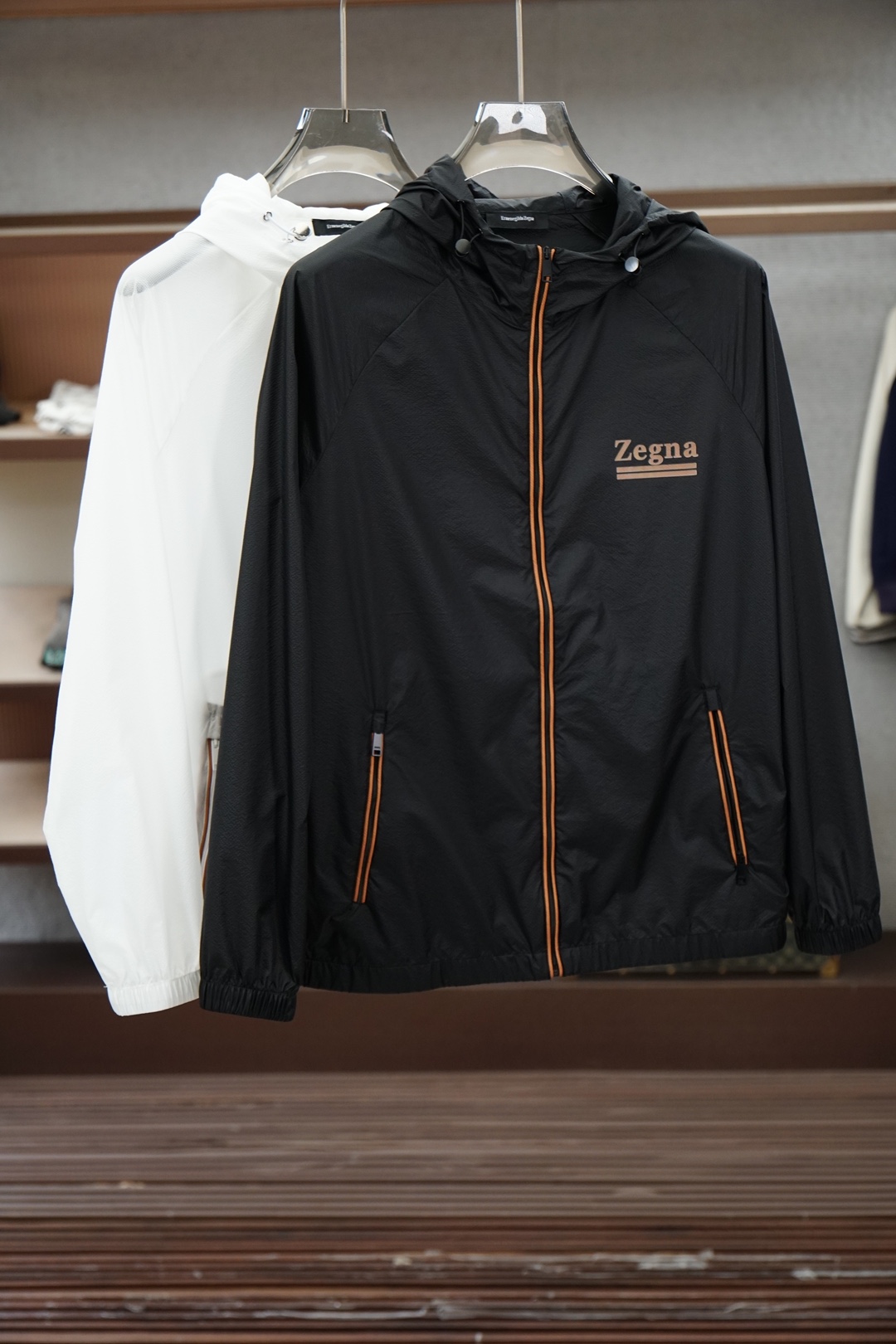 NO:843315,Zegna-2026 official website sun protection clothing, men's summer hooded thin loose breathable nylon anti-UV cardigan, UV protection and skin care, nylon sun protection more breathable, cool and comfortable, code size M-3XL,,zegna,hats,19860909杰尼亚-2026官网款防晒衣,男夏季连帽薄款宽松透气尼龙防紫外线开衫,防紫外线更护肤,锦纶防晒更透气,清凉舒适 码数M-3XL,,zegna,hats,,Men's clothing