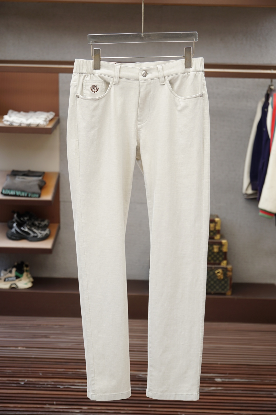 NO:845969,LP, official website advanced customization, 2026 spring and summer new high-end customization series, new products are here. Imported Tencel linen casual trousers, no wrinkles, no deformation, cool, comfortable and breathable, loose version to modify the figure, 48-50-52-54-56,, loro piana,19860909LP,官网高级定制,2026春夏新款高货定制系列,新品来啦 进口天丝亚麻休闲西裤,不褶皱,不变形的,凉爽舒适透气,版型宽松修饰身材, 48-50-52-54-56,,loro piana,,Men's clothing