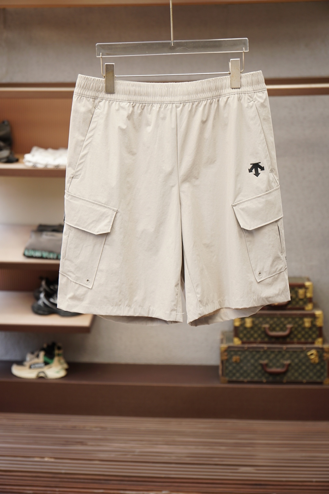 NO:845952,Descente, 2026 spring and summer new shorts, ultra-thin quick-drying fabric, slightly elastic, very comfortable, soft and breathable, large pockets on both sides modify the leg shape, can be stored, M-2XL,, shorts,19860909迪桑特,2026春夏新款短裤、超薄速干面料,微弹力,非常舒适柔软透气,两侧大口袋修饰腿型,可收纳,M-2XL,,shorts,,Men's clothing